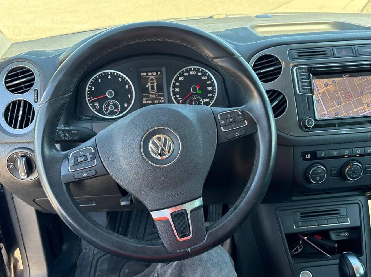 2016 Volkswagen Tiguan COMFORTLINE, GPS, B/U CAM, HEATED SEATS & MORE!! Photo45