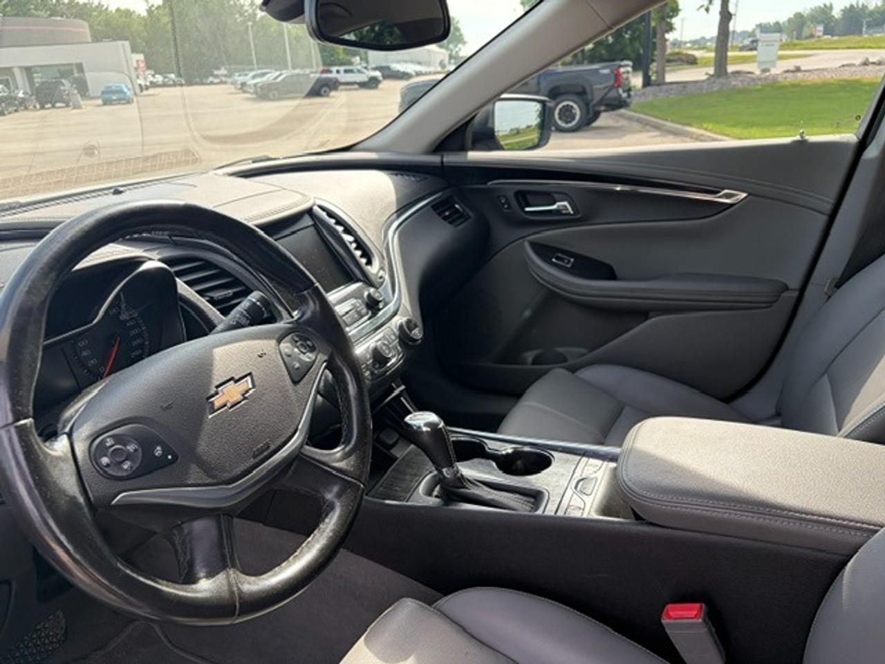 2019 Chevrolet Impala LT Photo