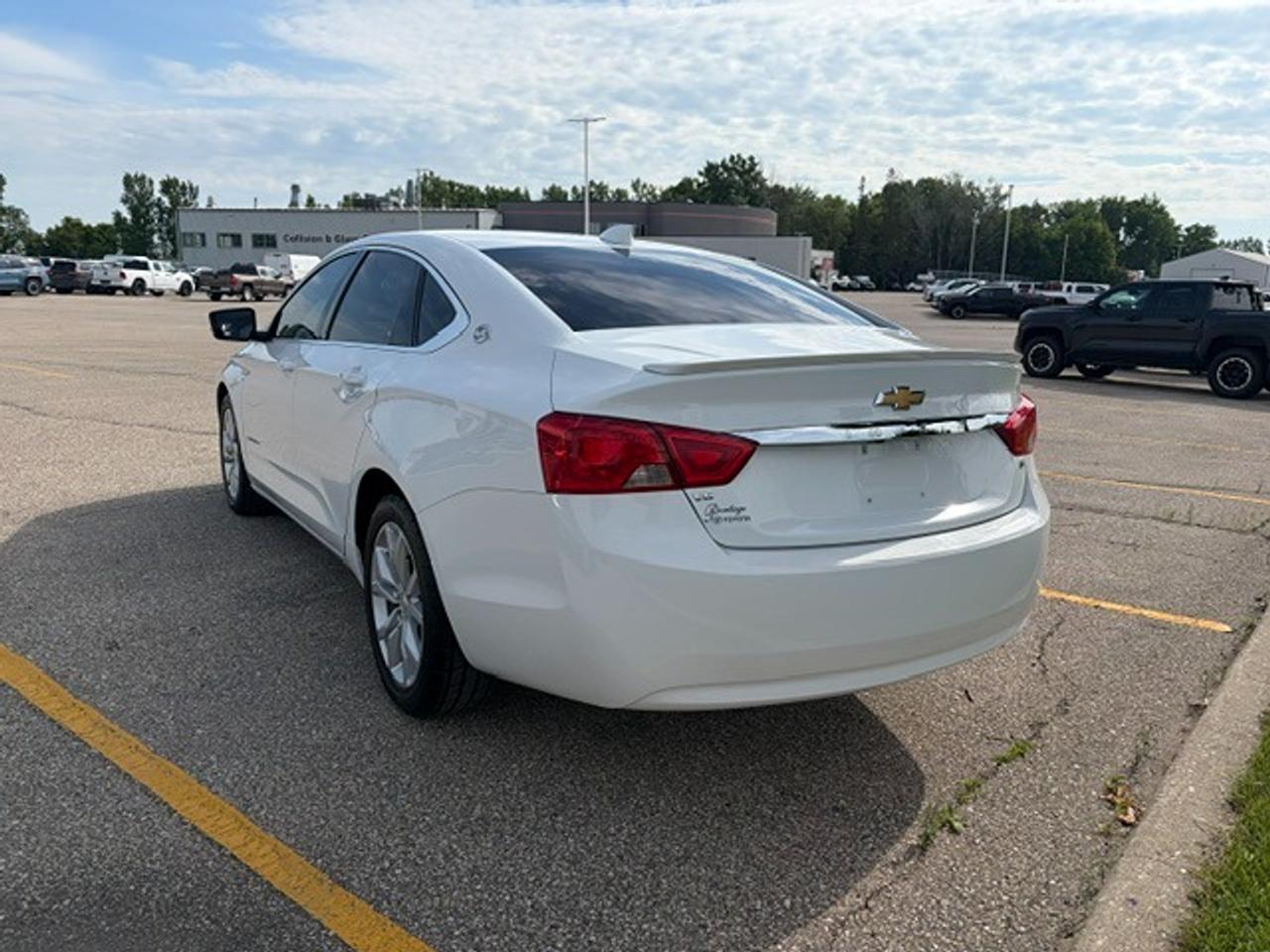 2019 Chevrolet Impala LT Photo2