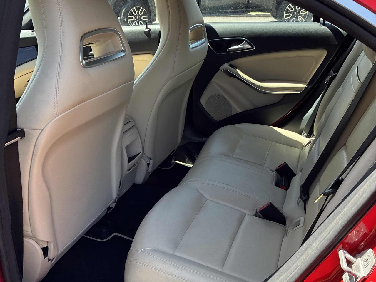2015 Mercedes-Benz CLA-Class CLA 250 AWD, LEATHER, HEATED SEATS & MORE!!! Photo36