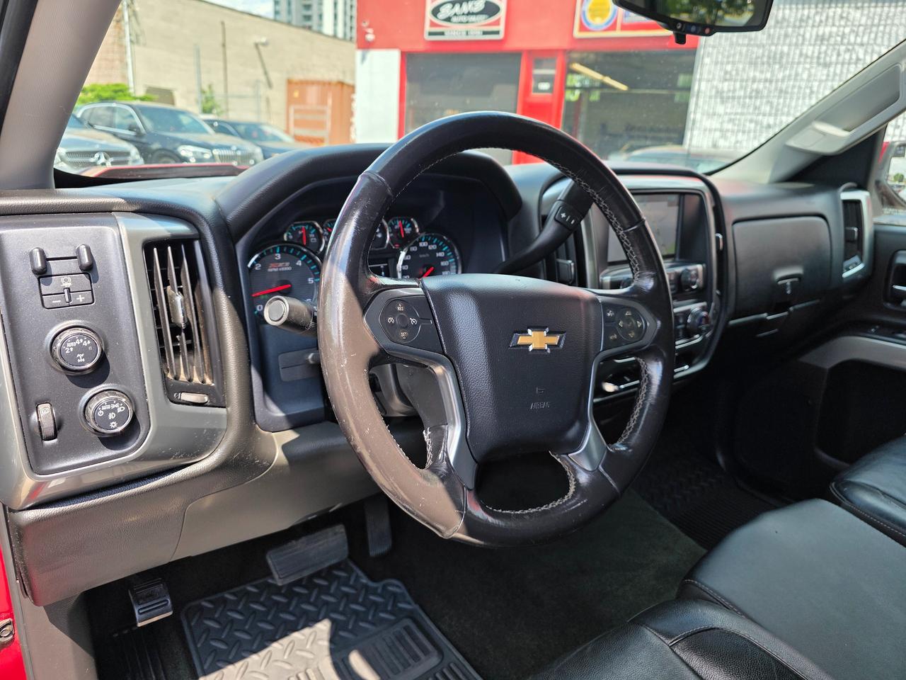 2018 Chevrolet Silverado 1500 LT 4WD Crew Cab Photo