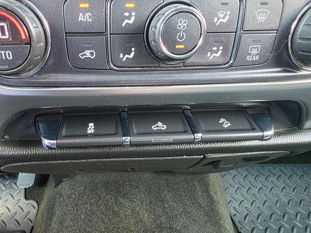 2018 Chevrolet Silverado 1500 LT 4WD Crew Cab Photo