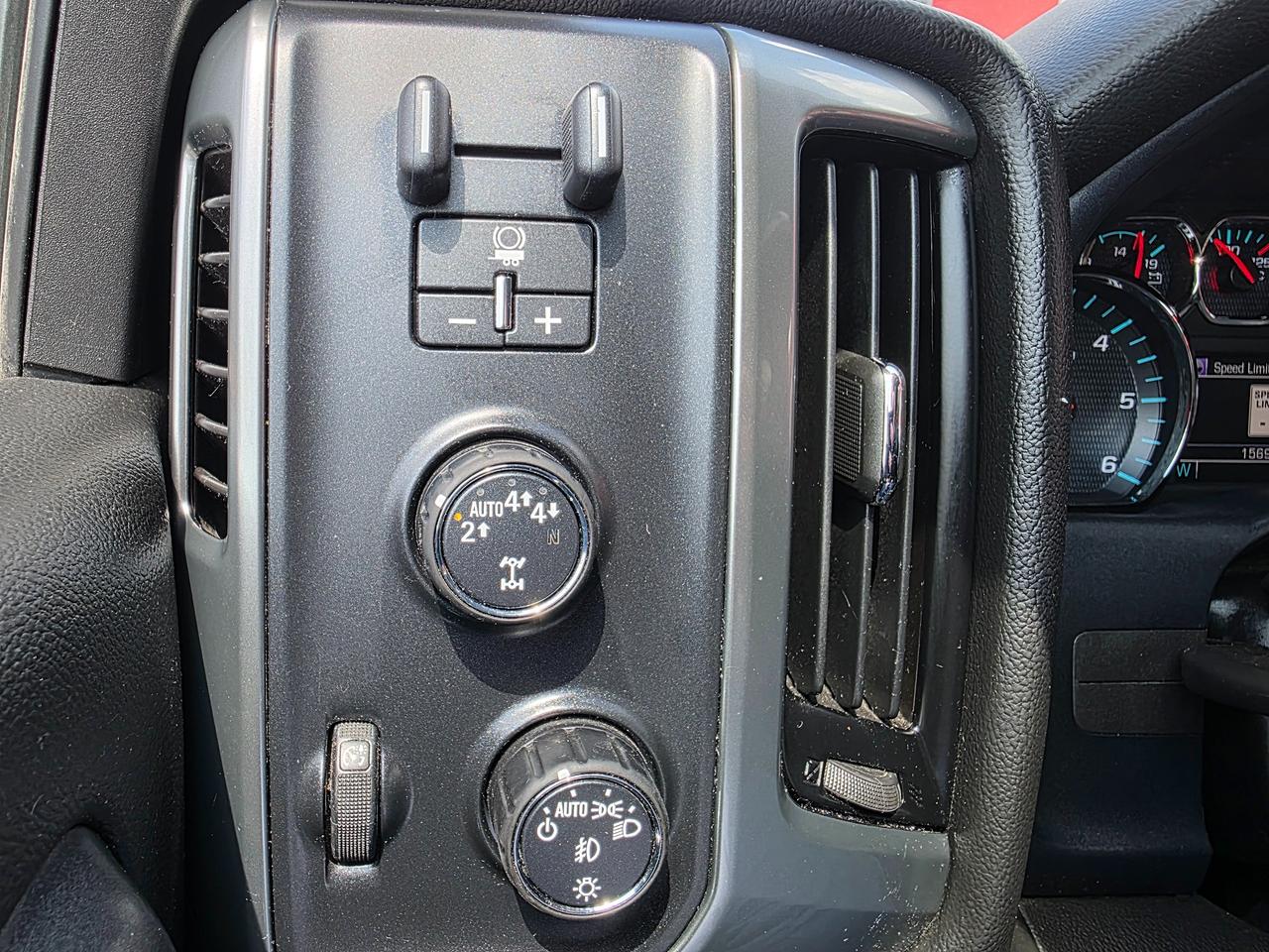 2018 Chevrolet Silverado 1500 LT 4WD Crew Cab Photo