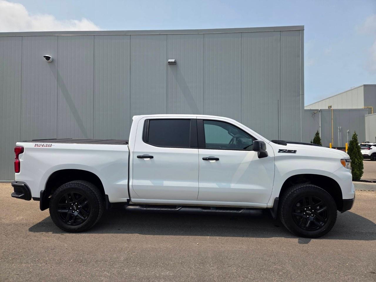 2024 Chevrolet Silverado 1500 Crew Cab Short Box 4-Wheel Drive LT Trail Boss Photo4