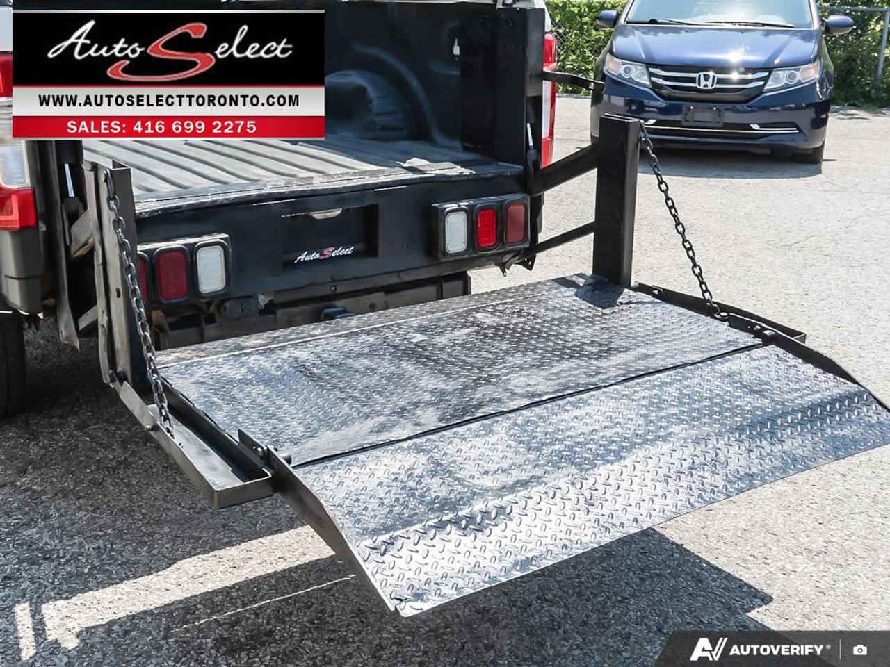 2019 Ford F-350 XL **Diesel** 4x4 - 8 Foot Bed - Power Tail Lift Photo