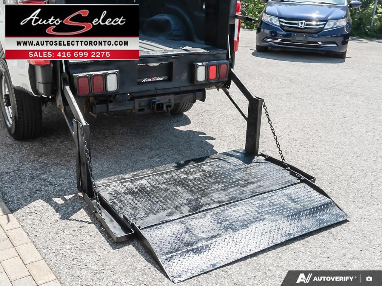 2019 Ford F-350 XL **Diesel** 4x4 - 8 Foot Bed - Power Tail Lift Photo