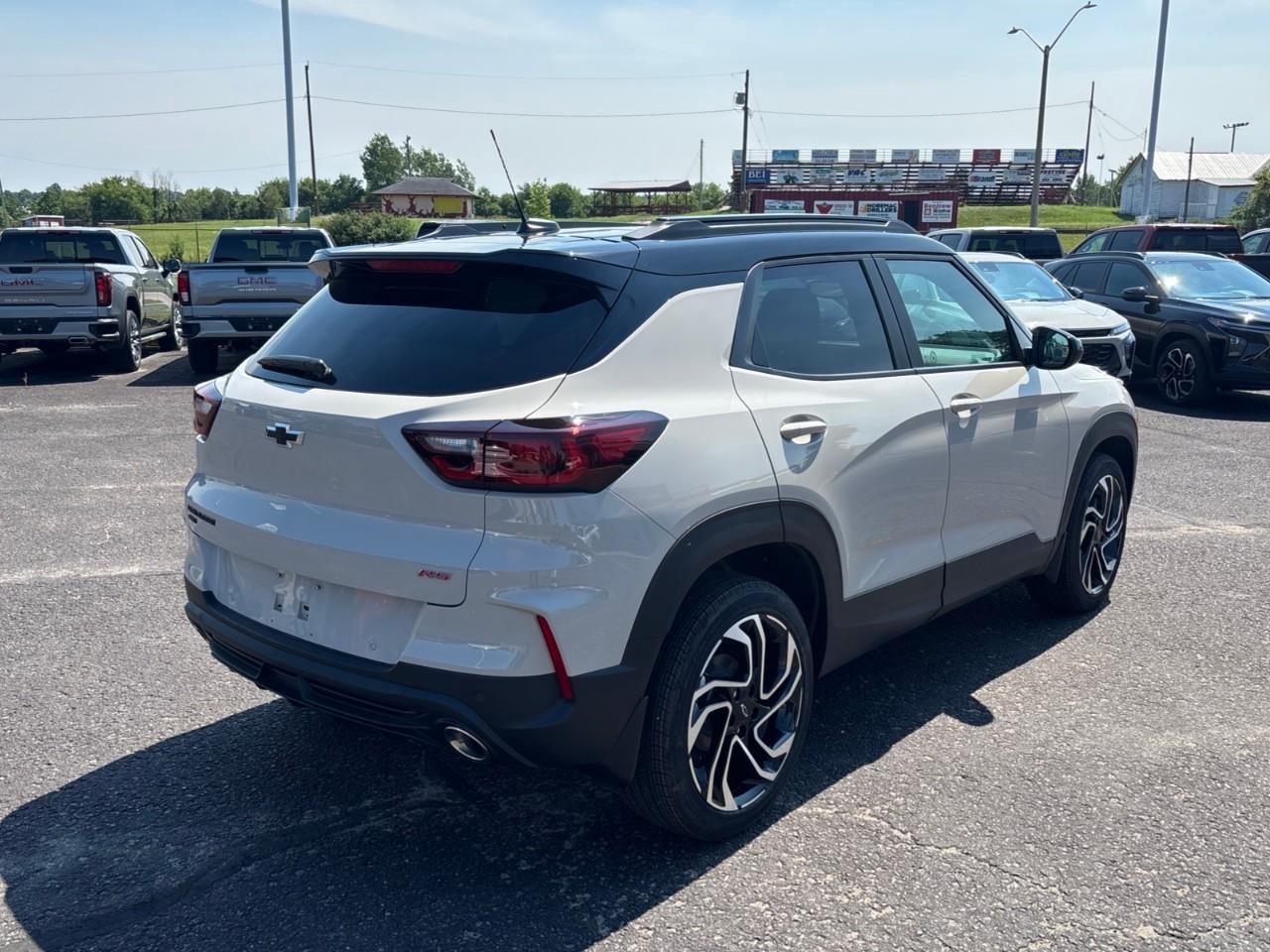 2026 Chevrolet TrailBlazer RS New Sporty 5 Passenger AWD SUV with a Panoramic Sunroof, Heated Front Seats, Heated Steering Wheel, Adaptive Cruise Control, Wireless Phone Charging, Hands Free Power Liftgate and a 11 Touchscreen Rad Photo