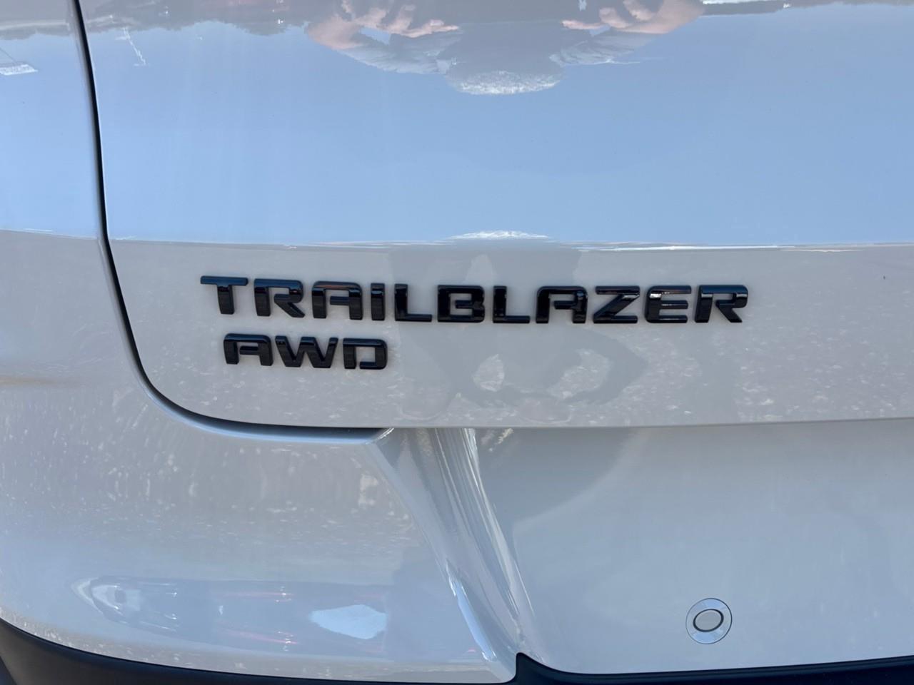 2026 Chevrolet TrailBlazer RS New Sporty 5 Passenger AWD SUV with a Panoramic Sunroof, Heated Front Seats, Heated Steering Wheel, Adaptive Cruise Control, Wireless Phone Charging, Hands Free Power Liftgate and a 11 Touchscreen Rad Photo