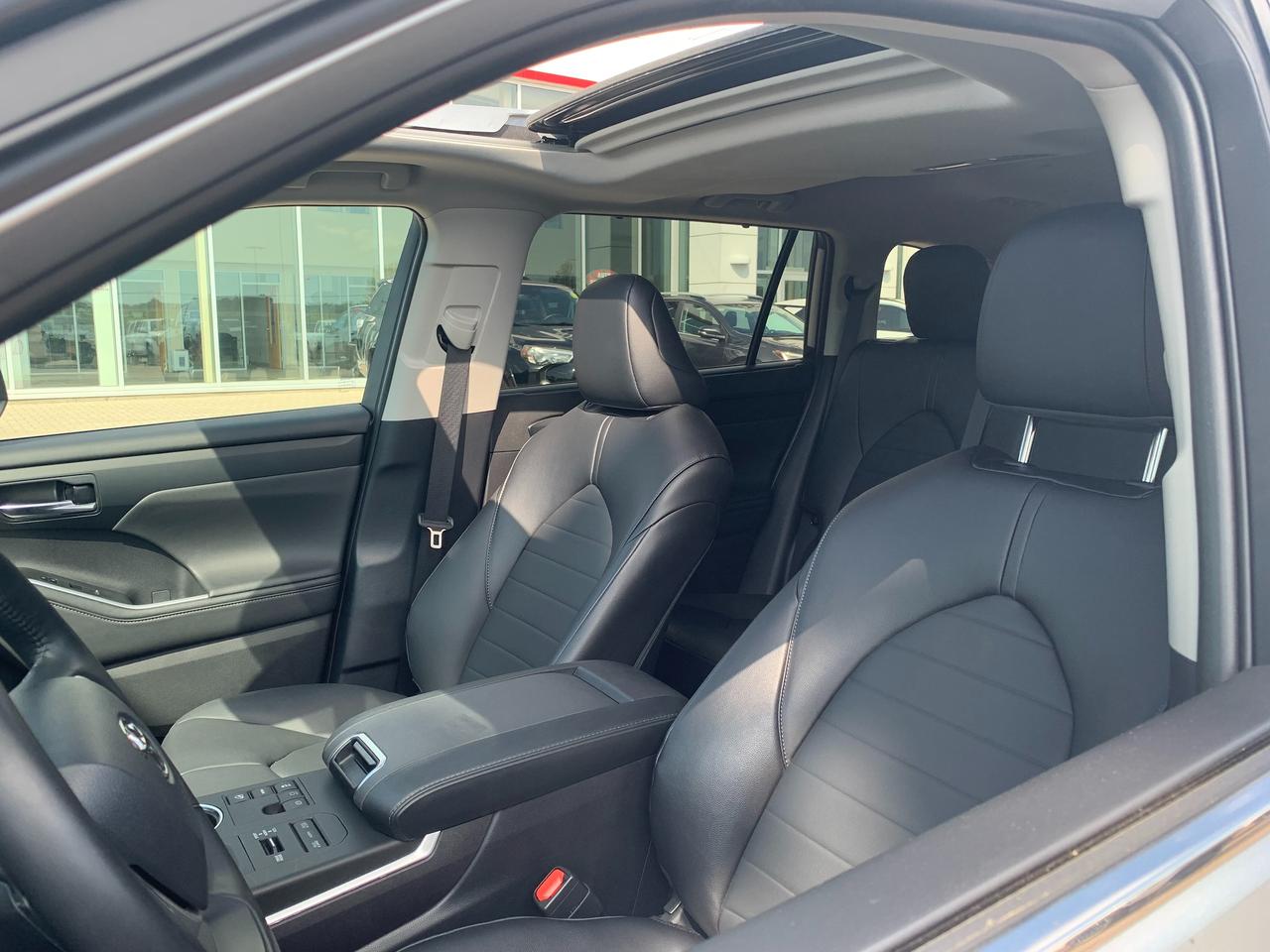 2024 Toyota Highlander XLE Photo