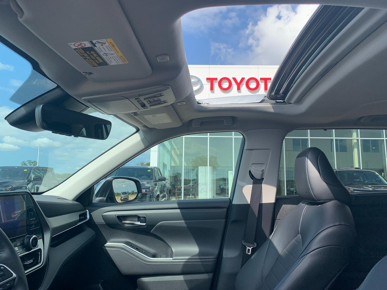 2024 Toyota Highlander XLE Photo