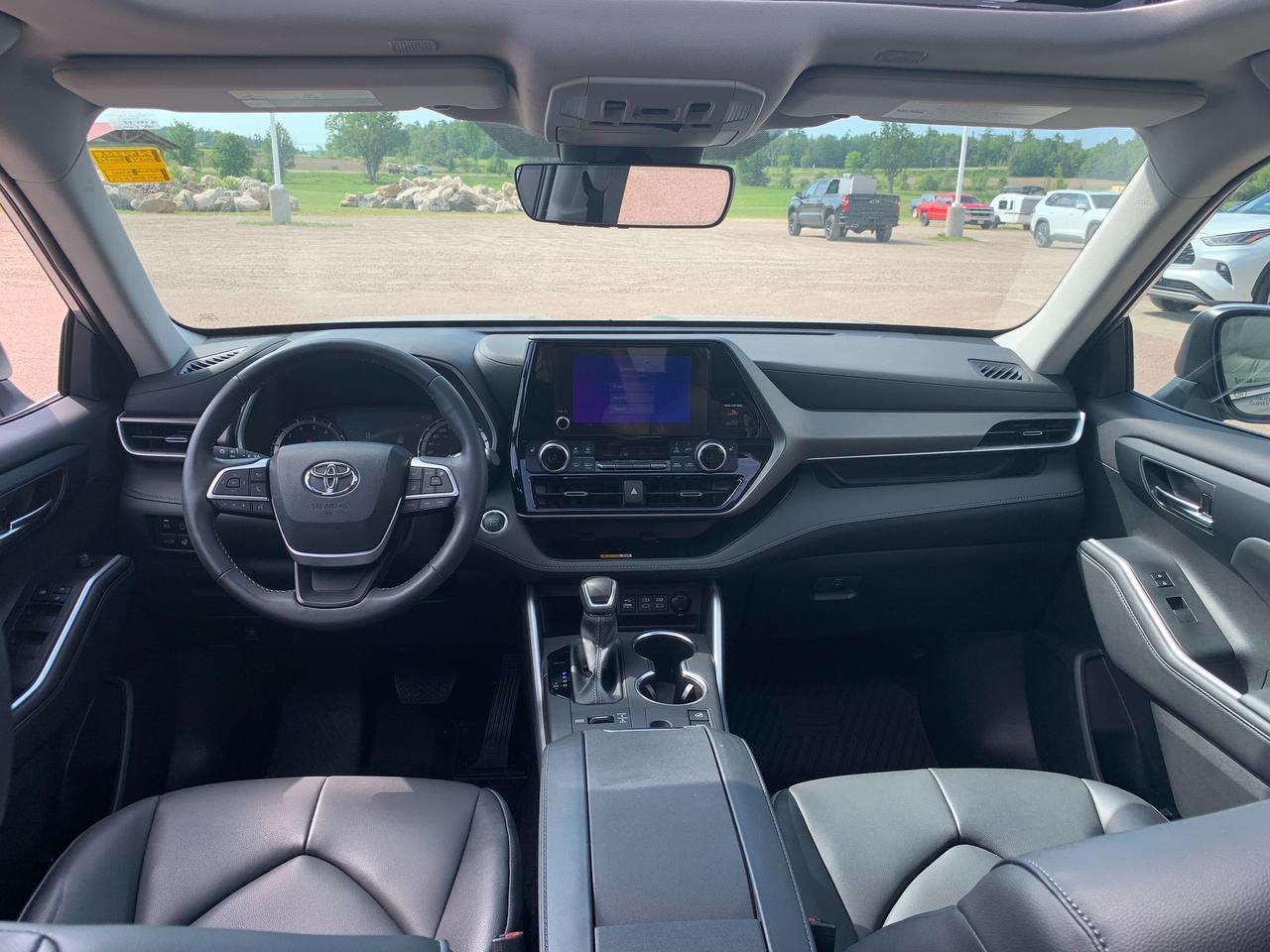 2024 Toyota Highlander XLE Photo