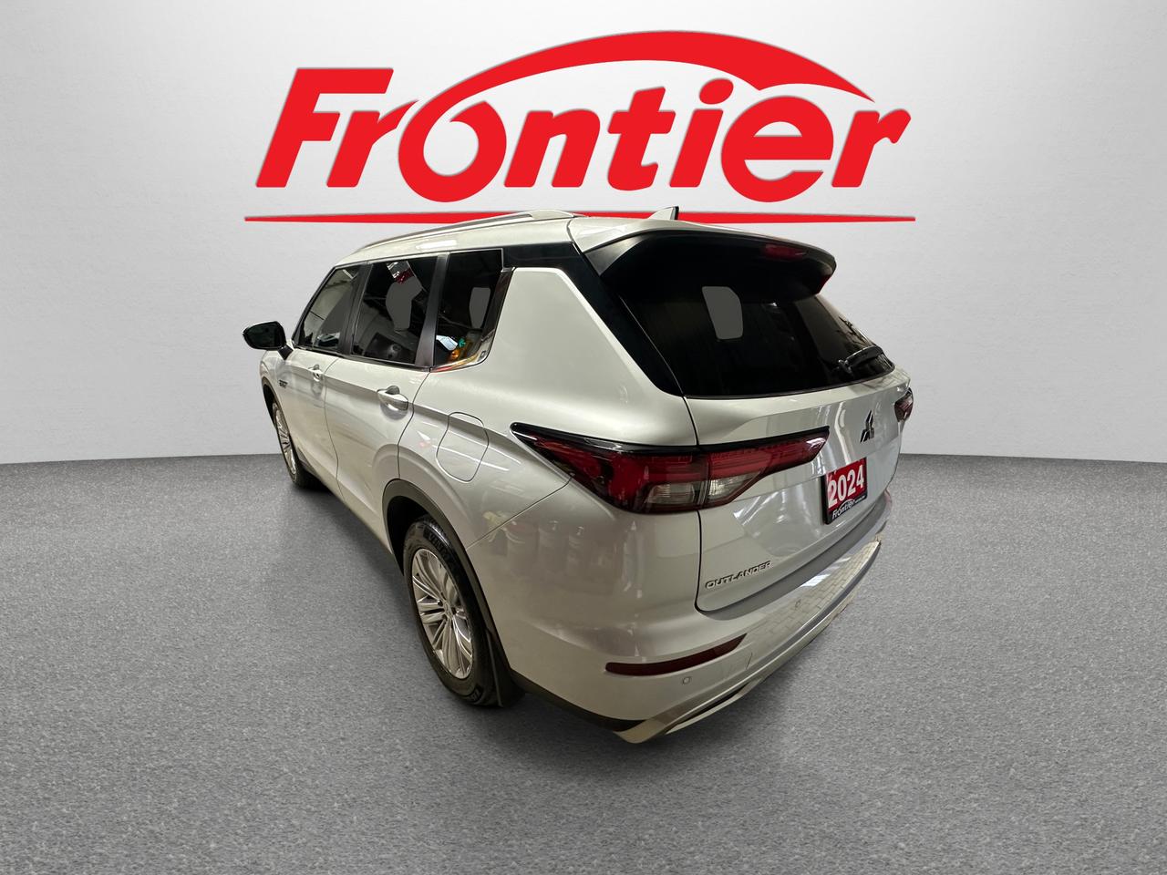 2024 Mitsubishi Outlander PHEV SEL / CLEAN CARFAX / LEATHER / NAVI / AWD / 7 PASS Photo