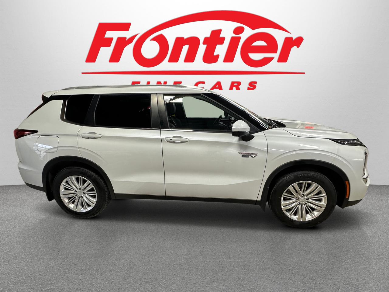 2024 Mitsubishi Outlander PHEV SEL / CLEAN CARFAX / LEATHER / NAVI / AWD / 7 PASS Photo