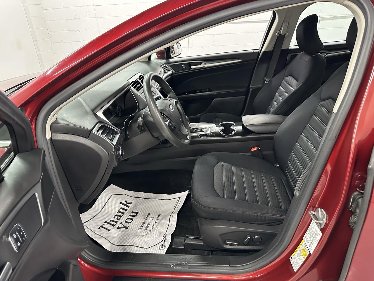 2016 Ford Fusion 4dr Sdn SE FWD Photo28