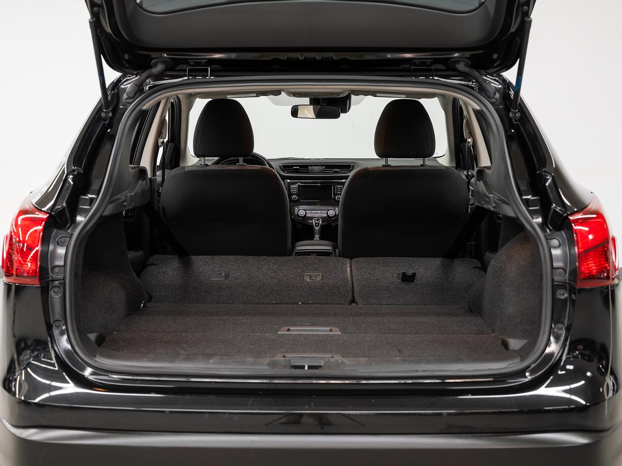 2019 Nissan Qashqai SV AWD | Sunroof | Heated Seats | BSM | CarPlay