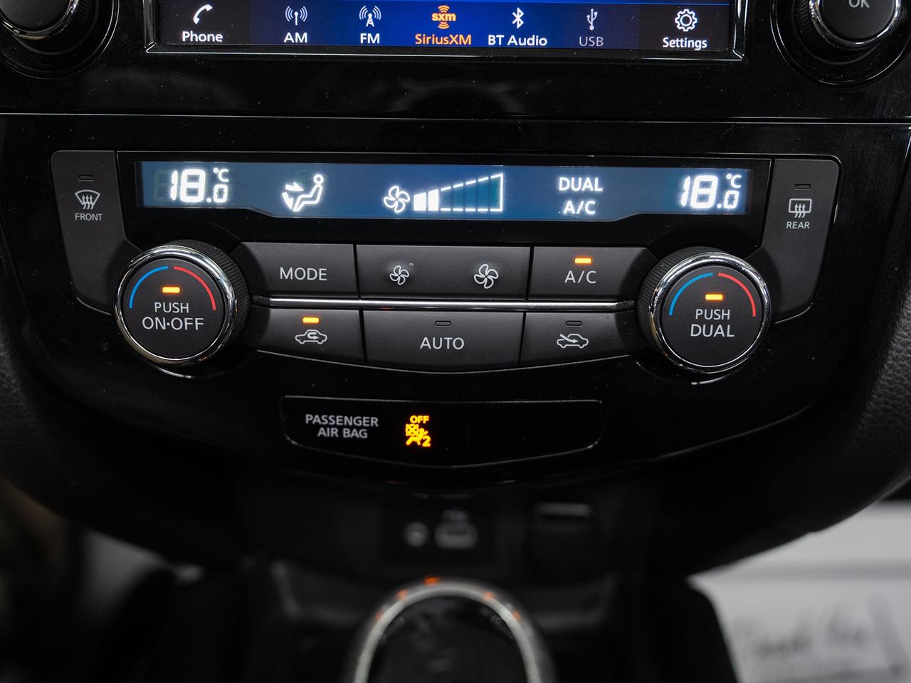 2019 Nissan Qashqai SV AWD | Sunroof | Heated Seats | BSM | CarPlay