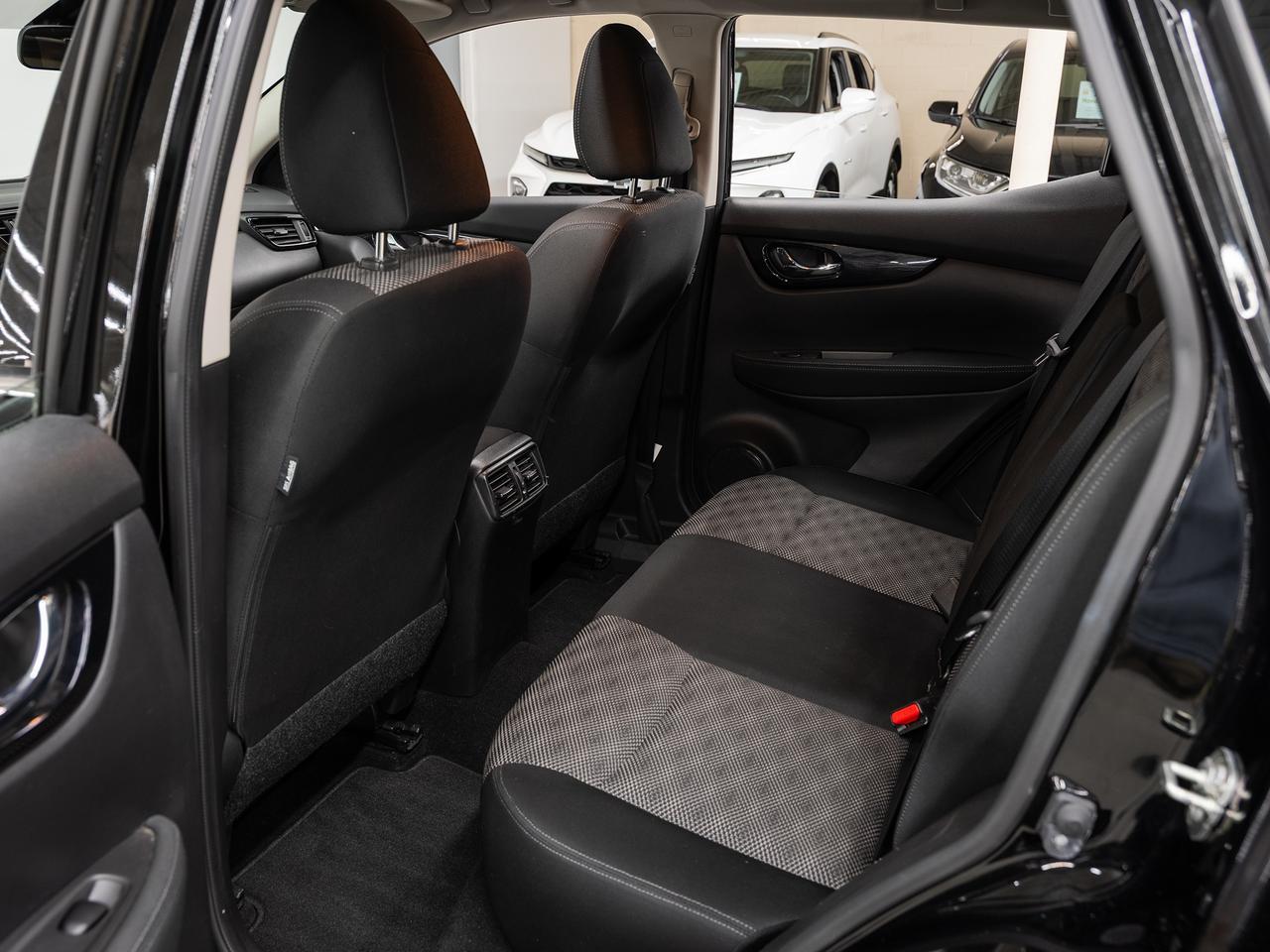 2019 Nissan Qashqai SV AWD | Sunroof | Heated Seats | BSM | CarPlay