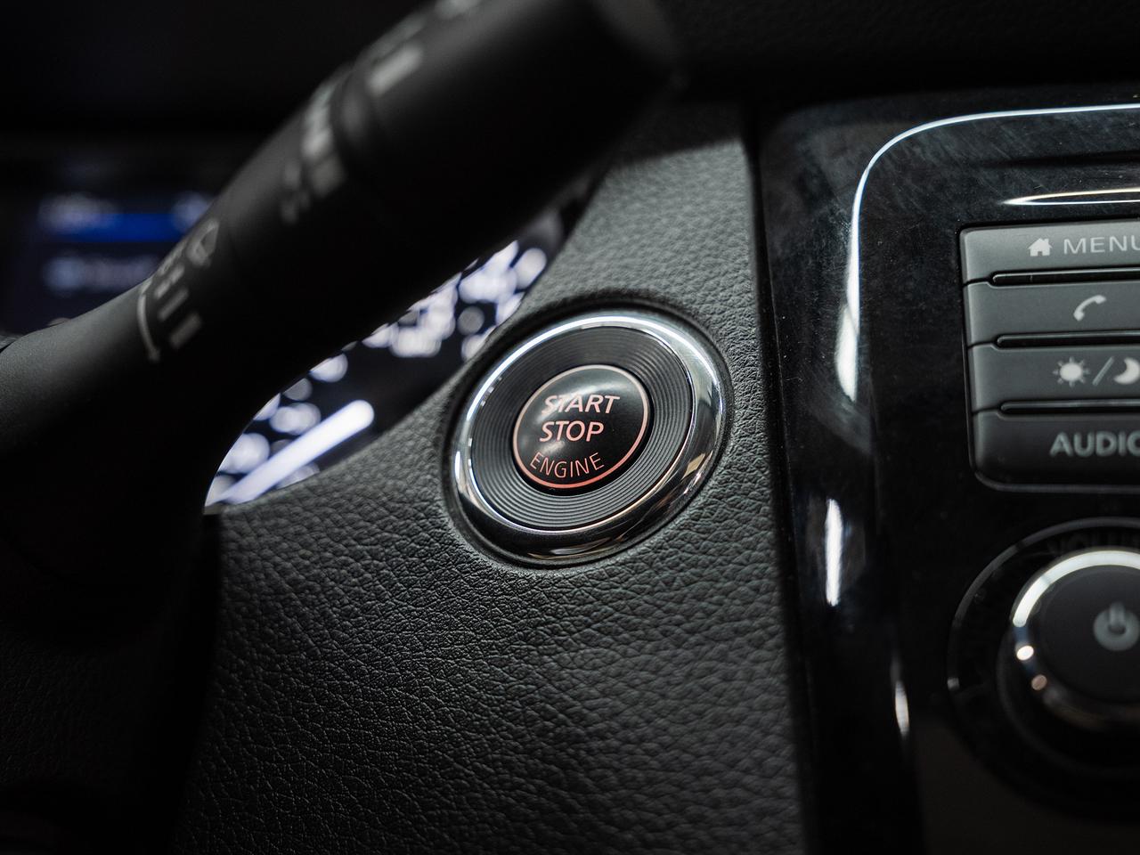 2019 Nissan Qashqai SV AWD | Sunroof | Heated Seats | BSM | CarPlay
