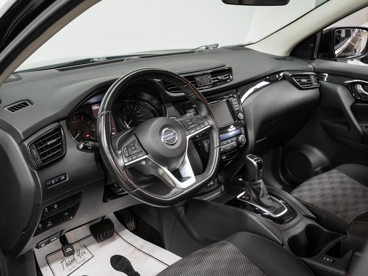2019 Nissan Qashqai SV AWD | Sunroof | Heated Seats | BSM | CarPlay