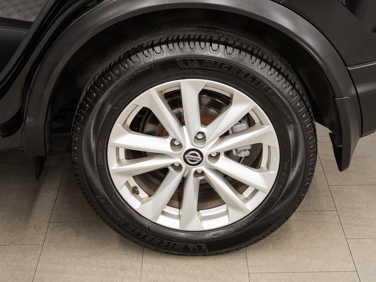 2019 Nissan Qashqai SV AWD | Sunroof | Heated Seats | BSM | CarPlay