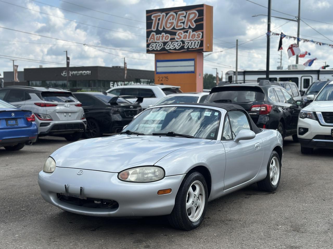 1999 Mazda Miata MX-5 Base, NO ACCIDENTS, MANUAL, NO RUST, CERTIFIED - Photo #1