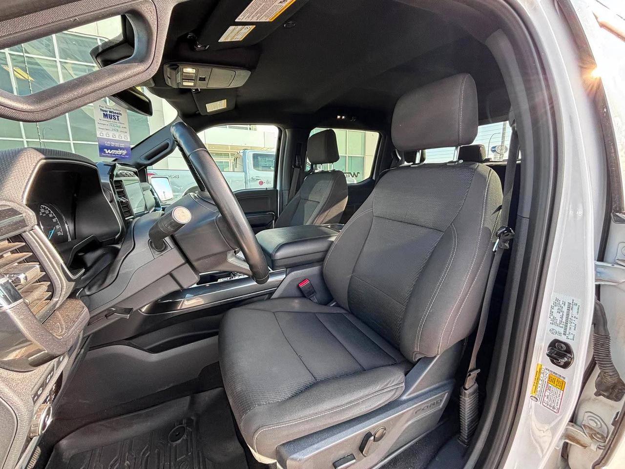 2023 Ford F-150 XLT 4WD SuperCrew 5.5' Box Photo3
