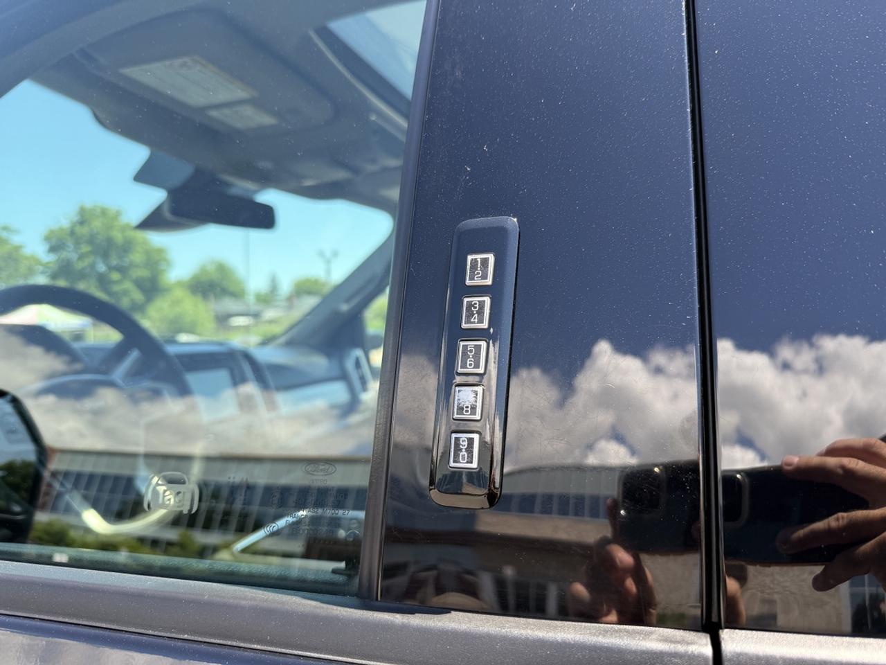 2019 Ford F-250 SUPER DUTY Lariat Photo