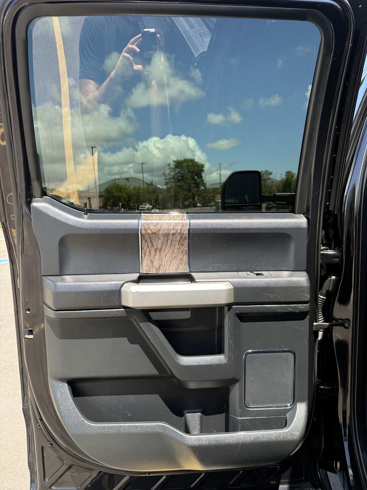 2019 Ford F-250 SUPER DUTY Lariat Photo
