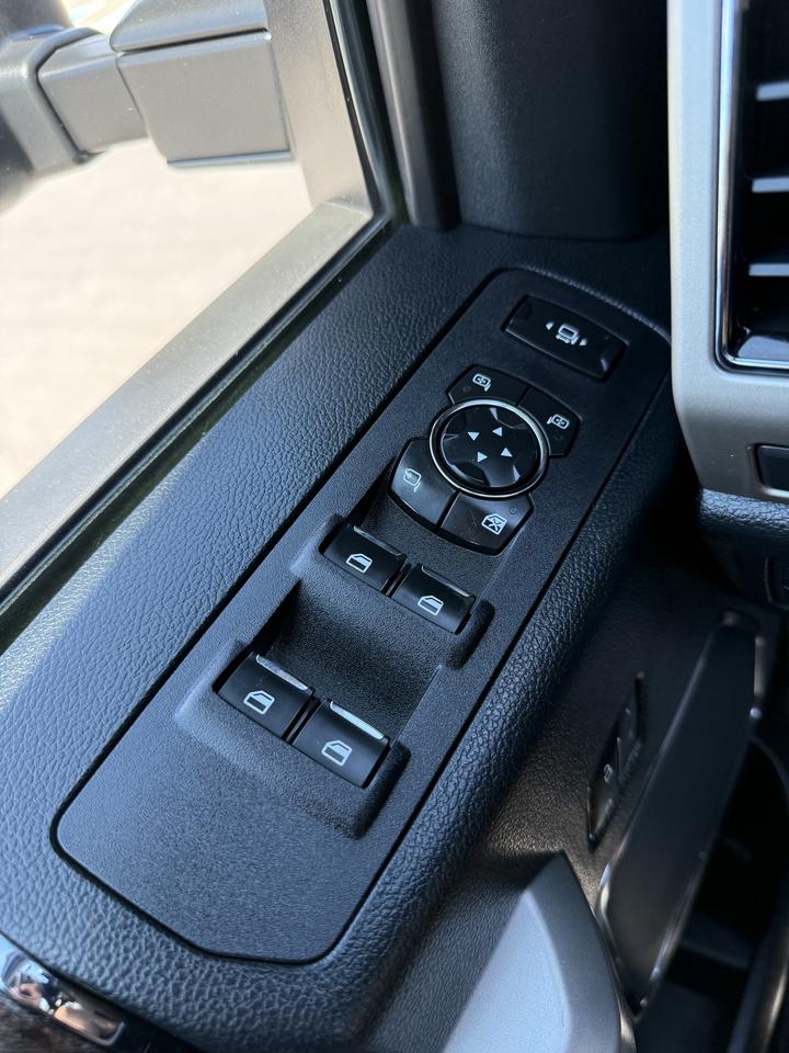 2019 Ford F-250 SUPER DUTY Lariat Photo
