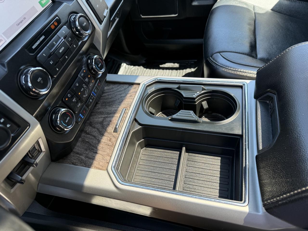 2019 Ford F-250 SUPER DUTY Lariat Photo
