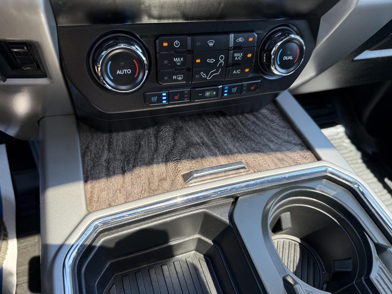 2019 Ford F-250 SUPER DUTY Lariat Photo