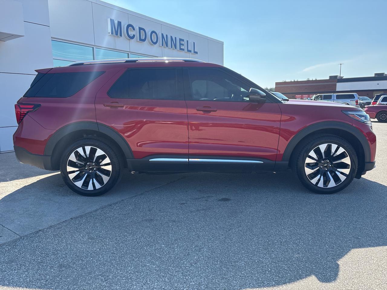 2025 Ford Explorer Platinum 4WD Photo