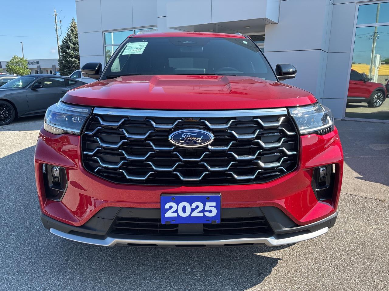 2025 Ford Explorer Platinum 4WD Photo