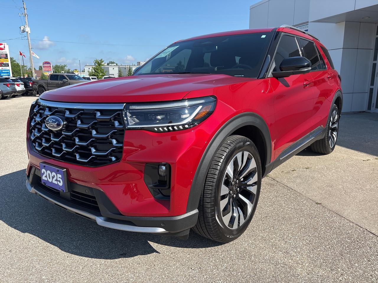 2025 Ford Explorer Platinum 4WD Photo