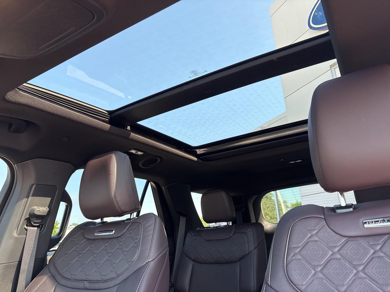 2025 Ford Explorer Platinum 4WD Photo