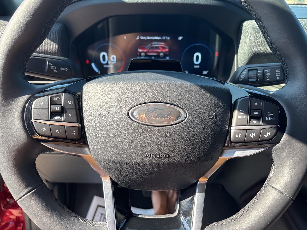 2025 Ford Explorer Platinum 4WD Photo