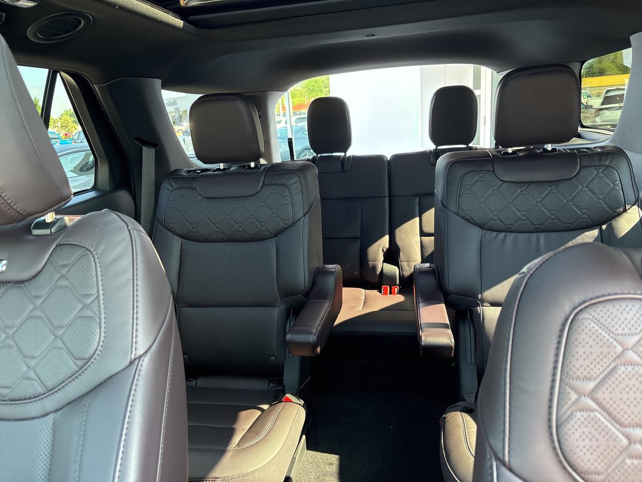 2025 Ford Explorer Platinum 4WD Photo