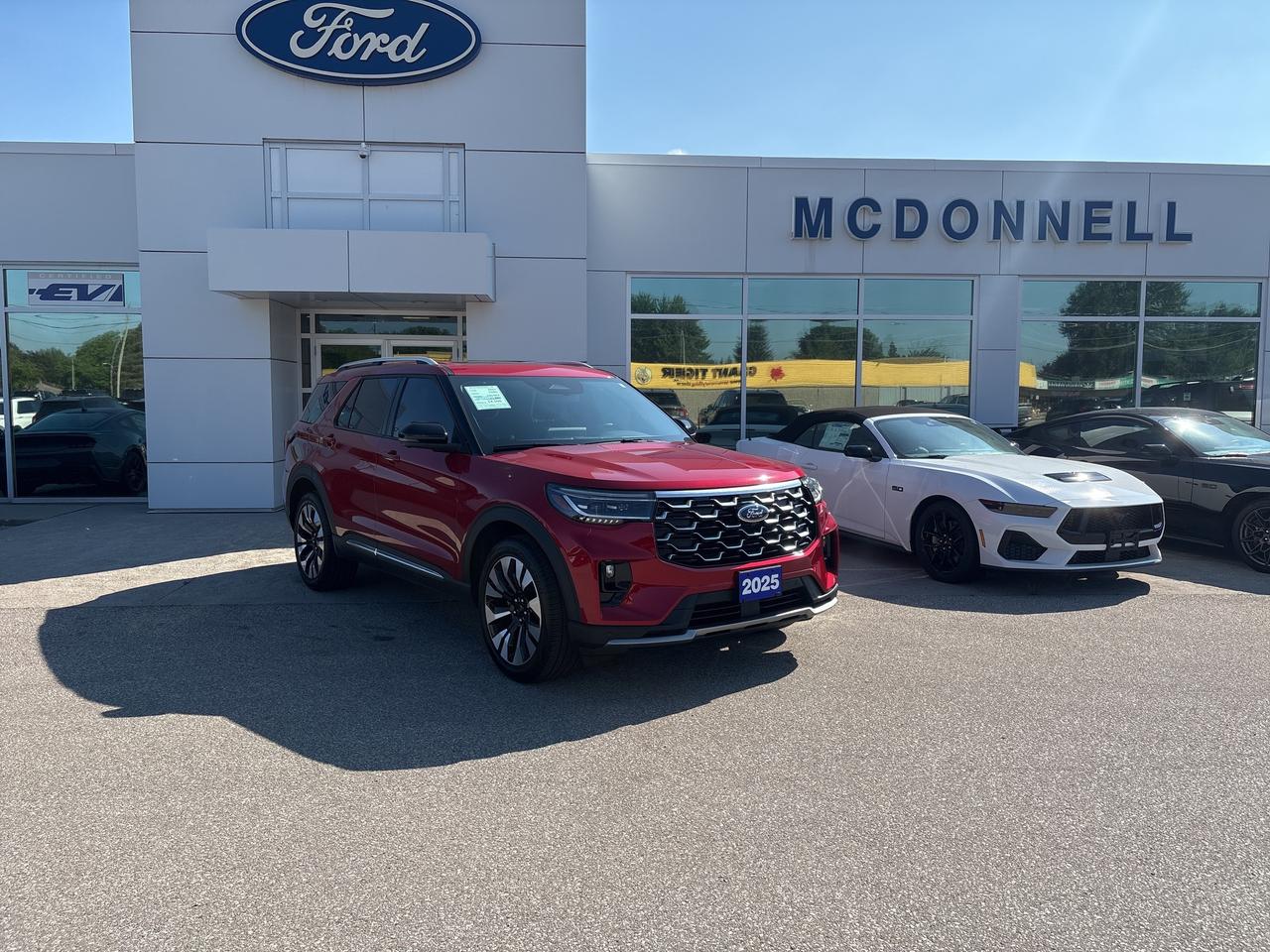 2025 Ford Explorer Platinum 4WD Photo