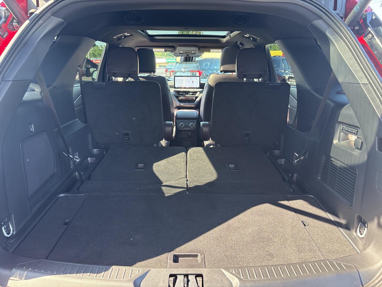 2025 Ford Explorer Platinum 4WD Photo