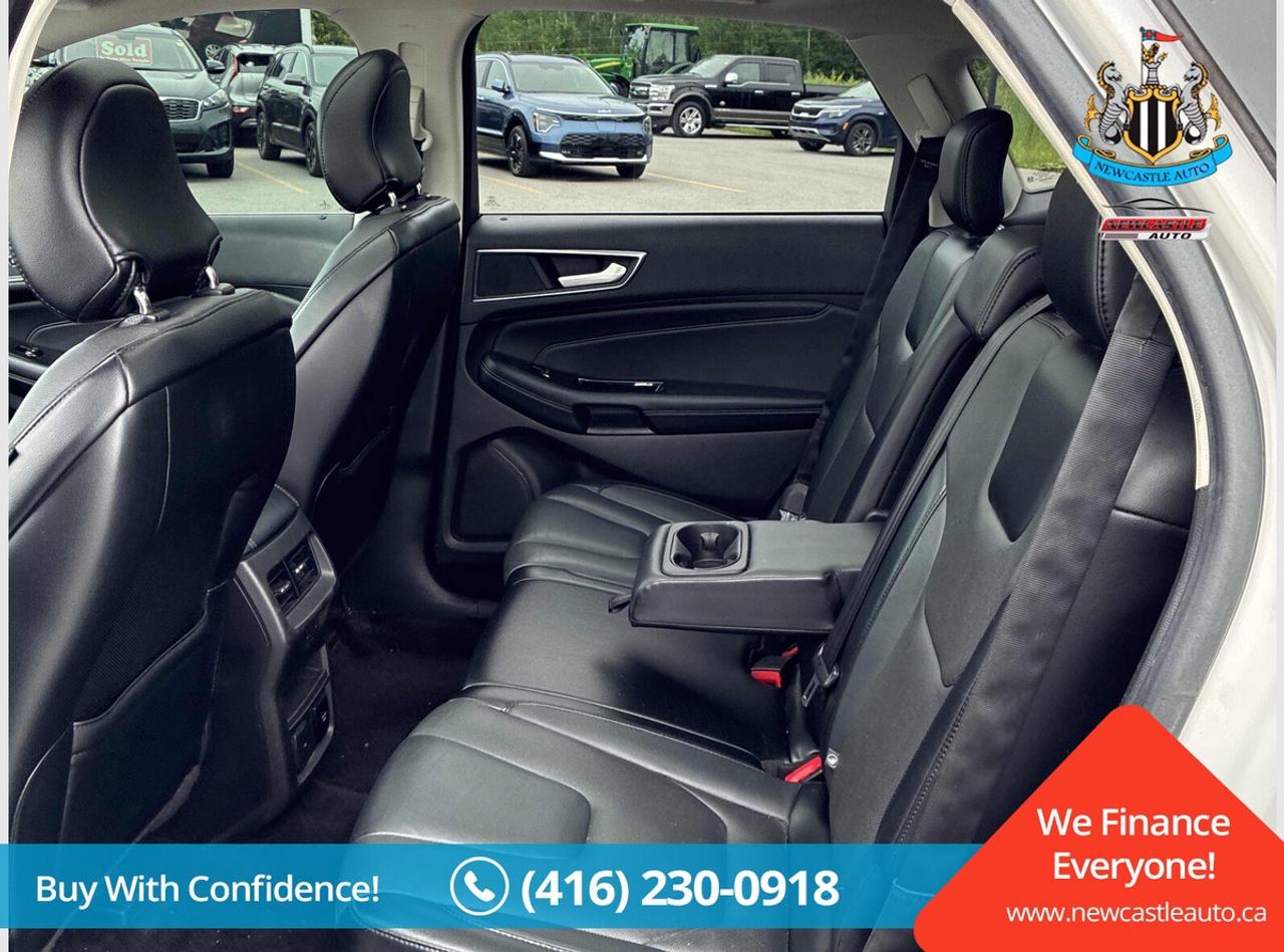 2018 Ford Edge Titanium Photo2