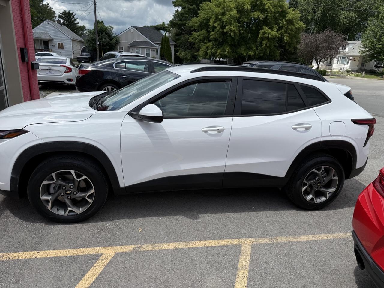 2024 Chevrolet Trax LT Photo1