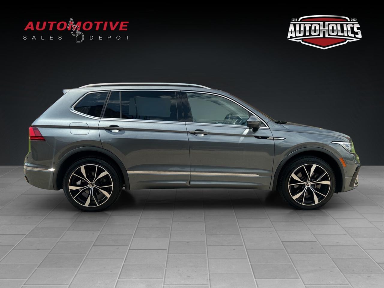 2024 Volkswagen Tiguan SEL R-Line Photo