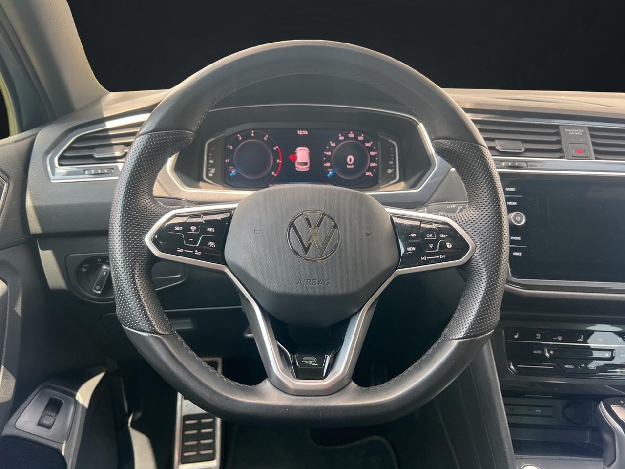 2024 Volkswagen Tiguan SEL R-Line Photo