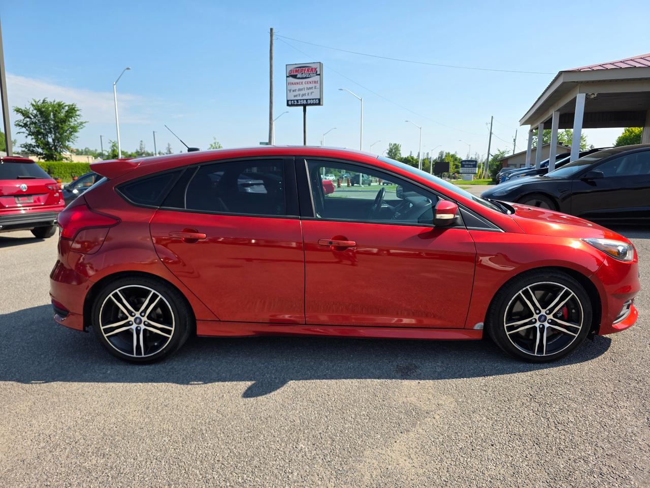 2018 Ford Focus ST Base 4dr Hatchback Photo4