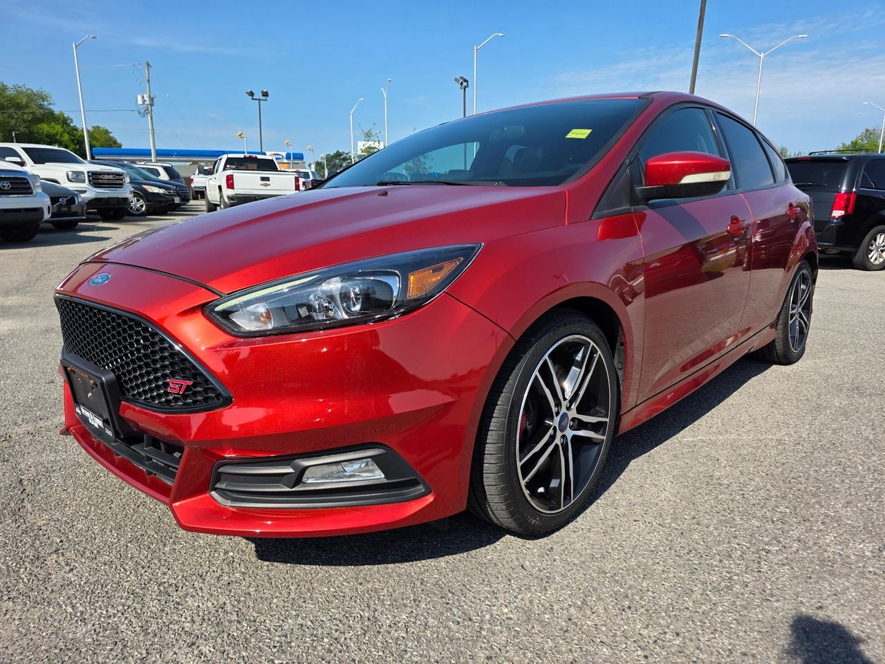 2018 Ford Focus ST Base 4dr Hatchback Photo2
