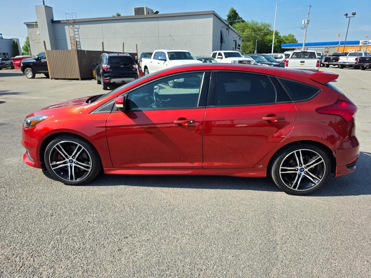 2018 Ford Focus ST Base 4dr Hatchback Photo