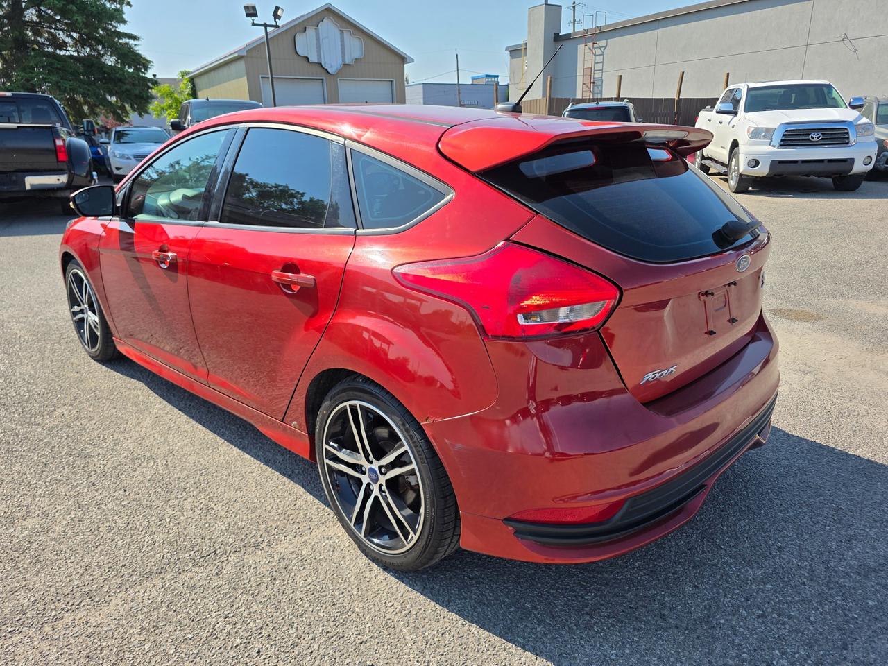 2018 Ford Focus ST Base 4dr Hatchback Photo