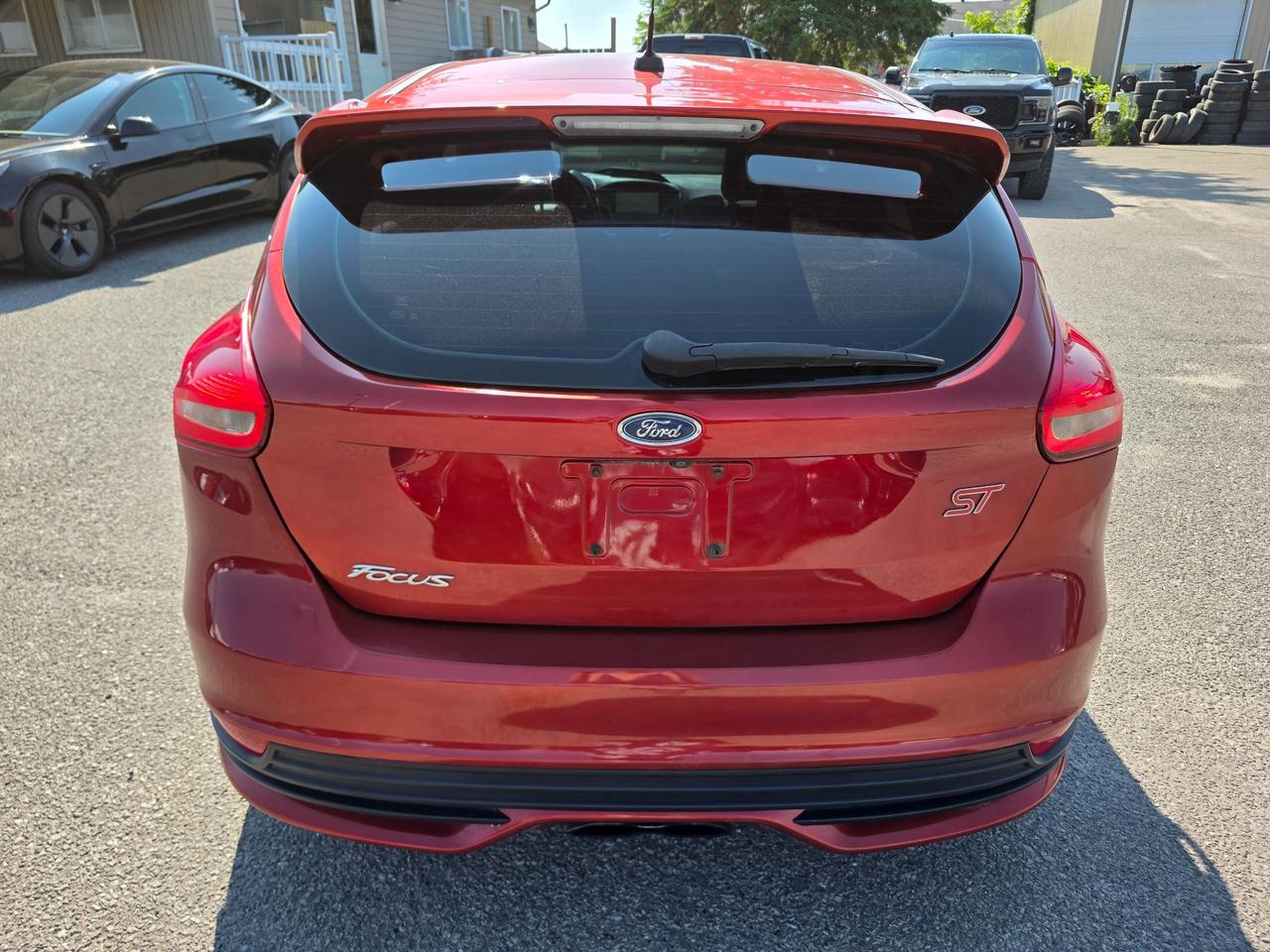 2018 Ford Focus ST Base 4dr Hatchback Photo