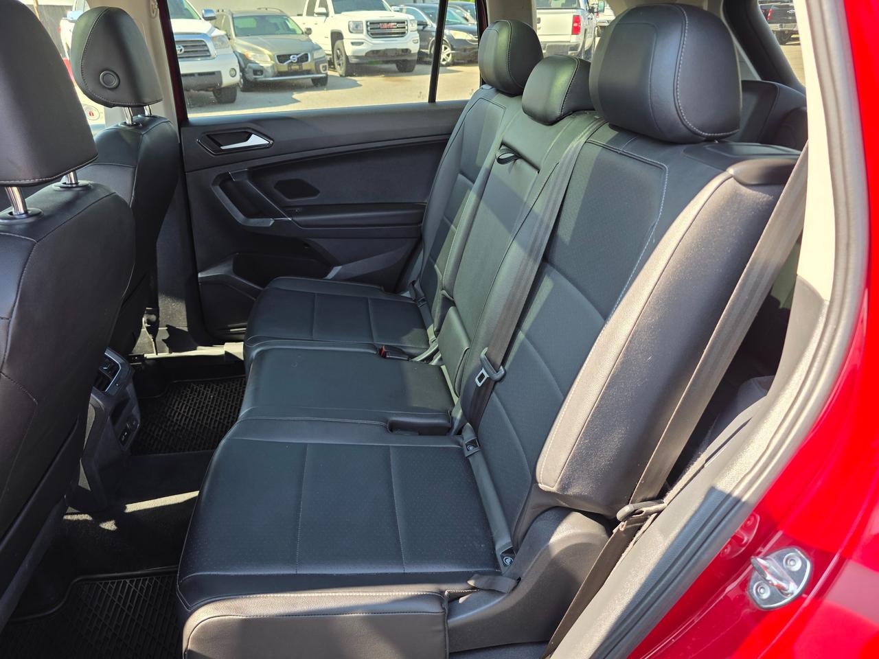 2018 Volkswagen Tiguan Comfortline 4dr All-wheel Drive 4MOTION Photo