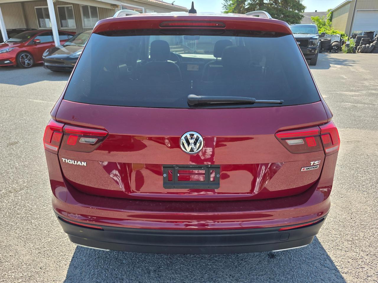 2018 Volkswagen Tiguan Comfortline 4dr All-wheel Drive 4MOTION Photo
